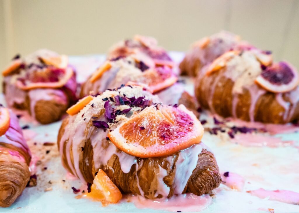 What Snacks Go Well with Coffee: Delicious Pairings