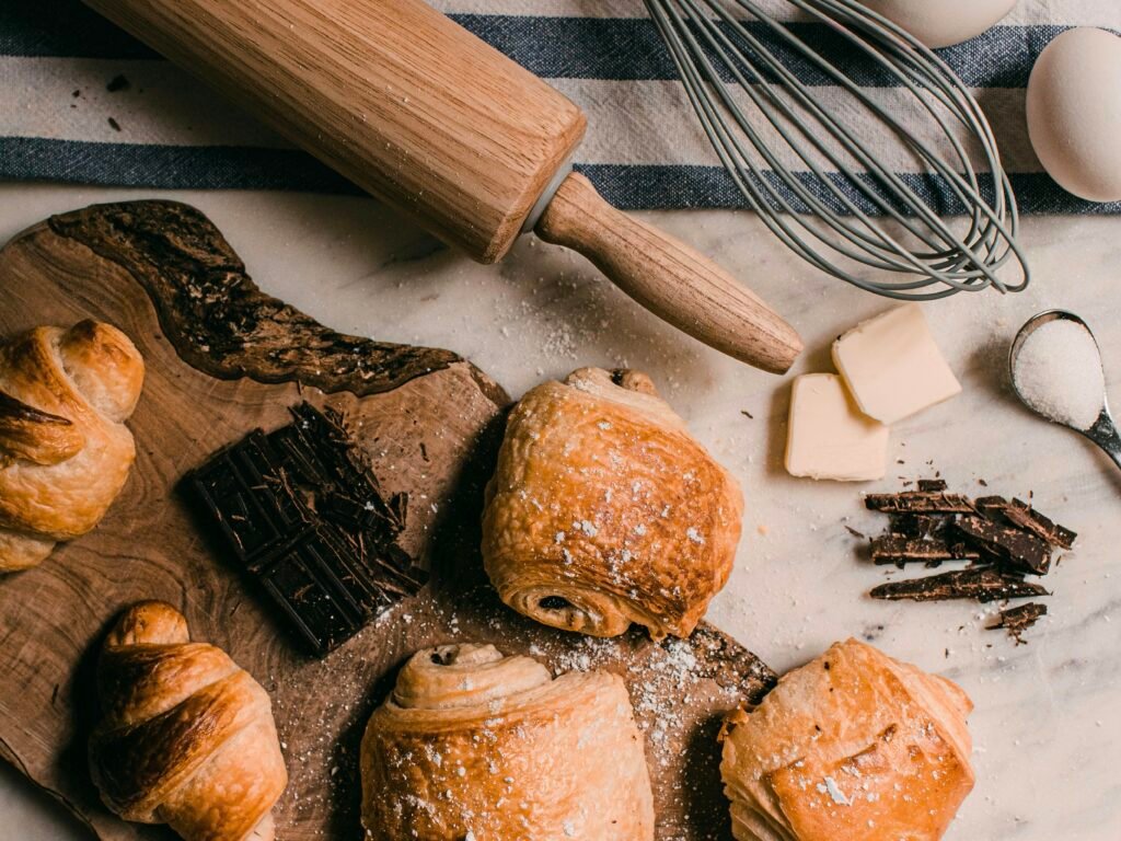 What Snacks Go Well with Coffee: Delicious Pairings